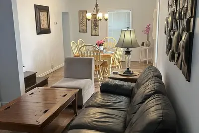 Image de 3 Bedroom Home In A Quiet Neighbourhood, Complete Retreat
