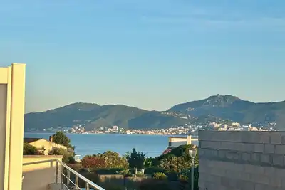 Image de Appart  84m2- 3 ch -terrasse 34 m2 - plage, , restaurants à pied- parking