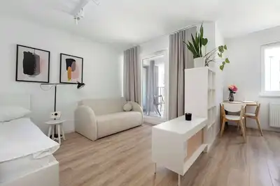 Image de Modern Studio with a Balcony | Near the River