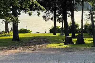 Image de The Oak House with lake view. E. Tx, Tyler, Canton, Athens, areas. Private lake.