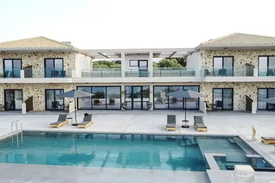 Image de Newly-built Spacious Pool Villa w/ Sea View, perfect for Groups & Families!