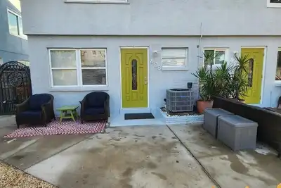 Image de 2-bedroom townhome in beautiful Cocoa Beach. 1/2 block from the beach!