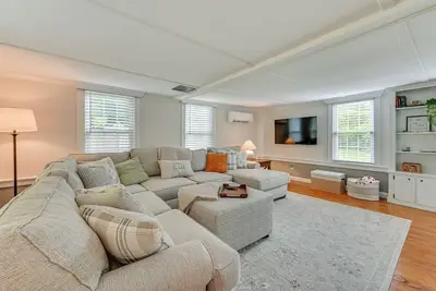 Image de Cottage-Chic Retreat < 1 Mi to Connecticut River!