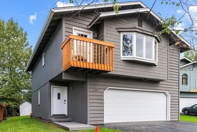 Peaceful Anchorage Stay