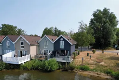 Image de Spring Lake 43, Jesse-Belle (P) - Lakeside Holiday Lodge, Watersports, Sleeps 6