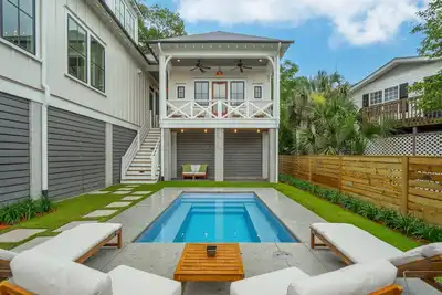 Image de Luxury Tiny House w/ Private Pool – Minutes to Folly Beach & Downtown Charleston