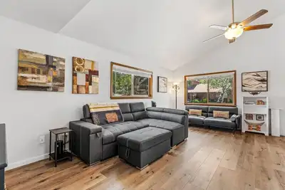 Image de 4 Bed Flagstaff Townhome | Grill | Patio