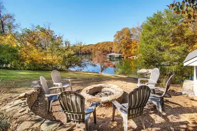 Image de Relaxing 5br Lake House Retreat