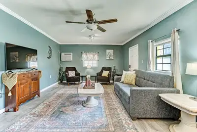 Image de Dock&Volleyball! Near Downtown - Canary Cottage