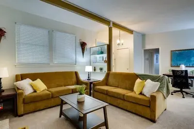 Image de Midtown Pet-Friendly Home with Yard Near Downtown