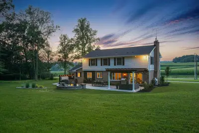 Image de Welcome to this Peaceful Haven in Amish Country Lancaster County