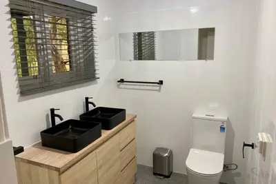 Image de Cottage - 3 Bedrooms & 2-bathroom Cottage