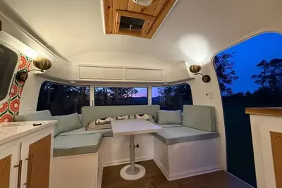 Image de Stunning Mountain Retreat with Vintage Airstream and Private 2 Acres with View