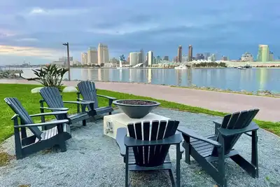 Image de Waterfront w/Pool - Cozy studio /Free Pkg