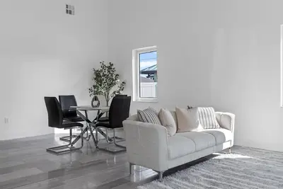 Image de Modern Eleganc  and Charming 3-bedroom house in perfect Port St. Lucie