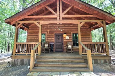 Image de Charming 2-bedroom cabin with WiFi, Ac, Cell Service, 3 miles to Wolf Pen Gap