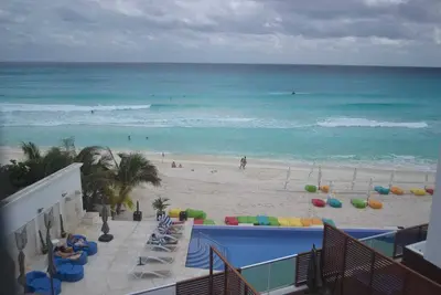 Image de Cancun Oceanfront Studio Sunflower Condominium