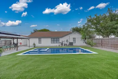 Image de New Listing! Breezy Palms