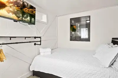 Image de Historic-Remodeled 1br Apartment / Near Ft Bliss, Downtown/ Scenic Drive