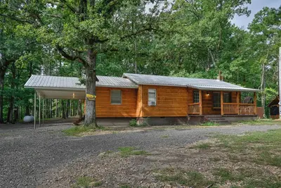 Image de 3 Bedroom Cabin, slps up to 8, bring your Atv or rent on from us, 3 miles to Wpg
