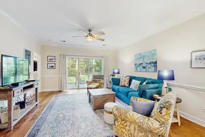 Image de Little River condo located on the first floor with pool & patio