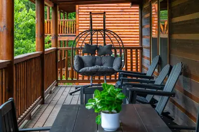 Image de 8br Cabin w/ Indoor Pool, Game Room & Mountain Views