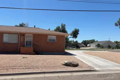 Image de Cozy Corner 1401- West -Unit 2-bedroom apt in adorable La Junta with WiFi, Ac