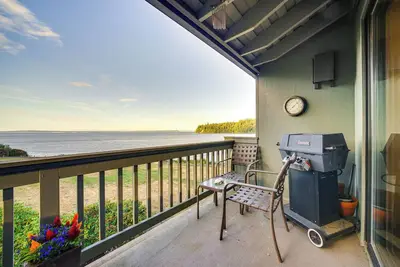 Image de Water Views & Marina Access: Port Ludlow Getaway