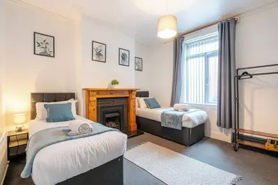 Image de Eat, Stroll, Stay in a Spacious 4-Bed Home in Sheffield