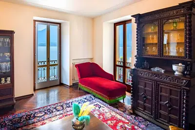 Image de Appartement 'Very Elegant Historic F2' avec vue sur le lac, Wi-Fi et climatisation