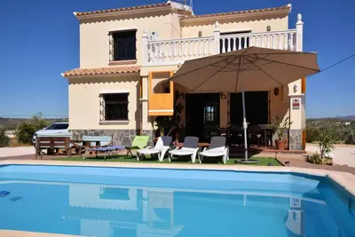 Image de Villa Ă Villanueva del Trabuco avec jacuzzi