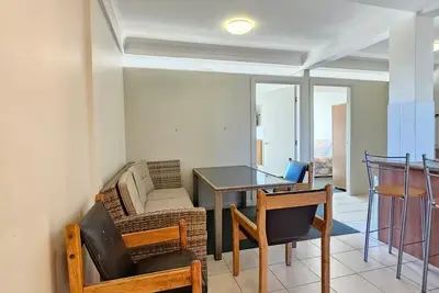 Image de Apartment 17, Lakeview Plaza.