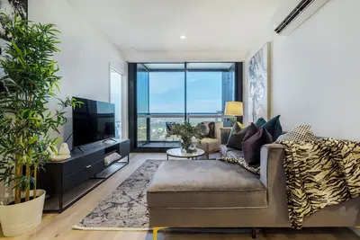 Image de â—¤Luxury Sky-high Apt w Stunning Views & Parkingâ—˘