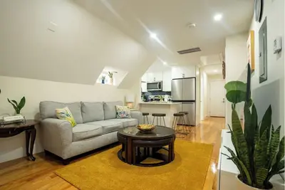 Image de 80/3 Boston - 3br Cozy Apt near Dorchester Center