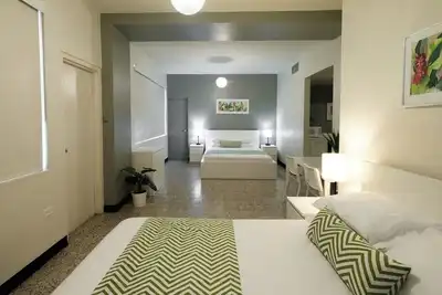 Image de With Balcony | For Family & Friends | Free Parking | Near The Beach