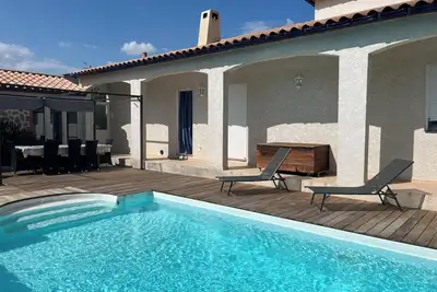 Image de 🏡 Villa 4 faces avec piscine privée à Palau del Vidre