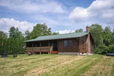 Image de This house is a 3 bedroom(s), 1 bathrooms, located in Jay, Vt.