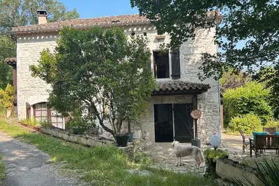 Image de Maison de vacances 'Le Clos Des Fées' avec terrasse privée, jardin partagé et Wi-Fi