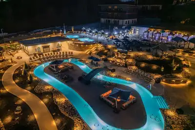 Image de Waterpark · Indoor Pool · Mtn Views · 22ppl