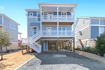 Image de Brand New 5br 4. 5ba House, Ocean Views, Pool, Elevator, Event Home, Sleeps 14