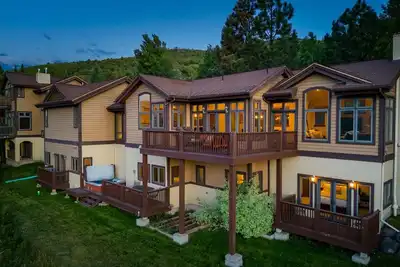 Image de Mountain Light Retreat – Views, Space, & Comfort