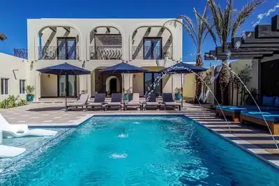 Image de Paz del Mar 30: Luxury 8 Bedroom Heated Pool, Private Chef & Housekeeping