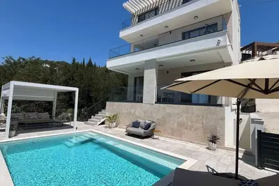 Image de Sea view villa with pool, jacuzzi and sauna in a peaceful area of Tivat