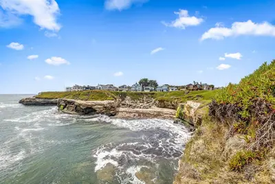 Image de 3977 Cliff House - Available Car Week and August