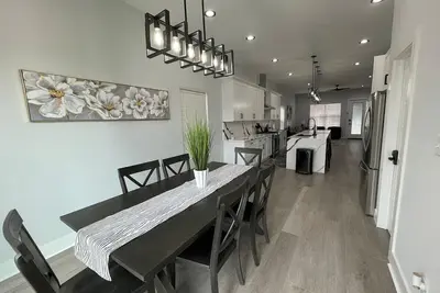 Image de Modern 4br/5ba Downtown Indpls
