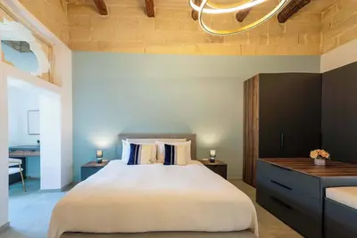 Image de Luxe Maltese Escape w/ Office Gym & Play Area