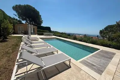 Image de Beautiful 4 bed villa with stunning views and fully equipped pool house.