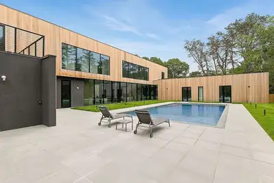 Image de Blue Jay Villa by Rove - Family Home with Heated Pool, Sauna & Gym