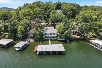 Image de Lakefront Home with Huge Views and Great Fishing