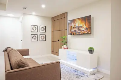 Image de 2-bedroom apartment in lovely quiet neighborhood in Calgary with WiFi